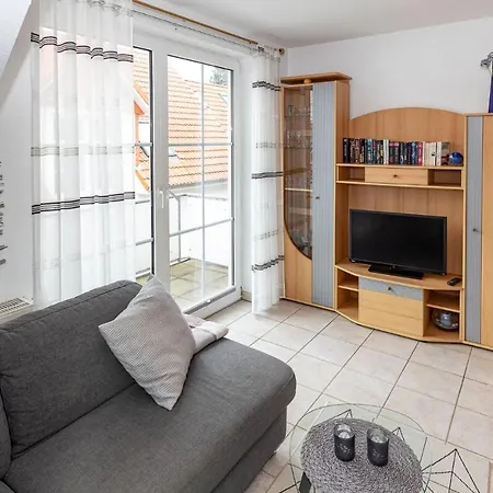 Neptun 10, 4 Apartment